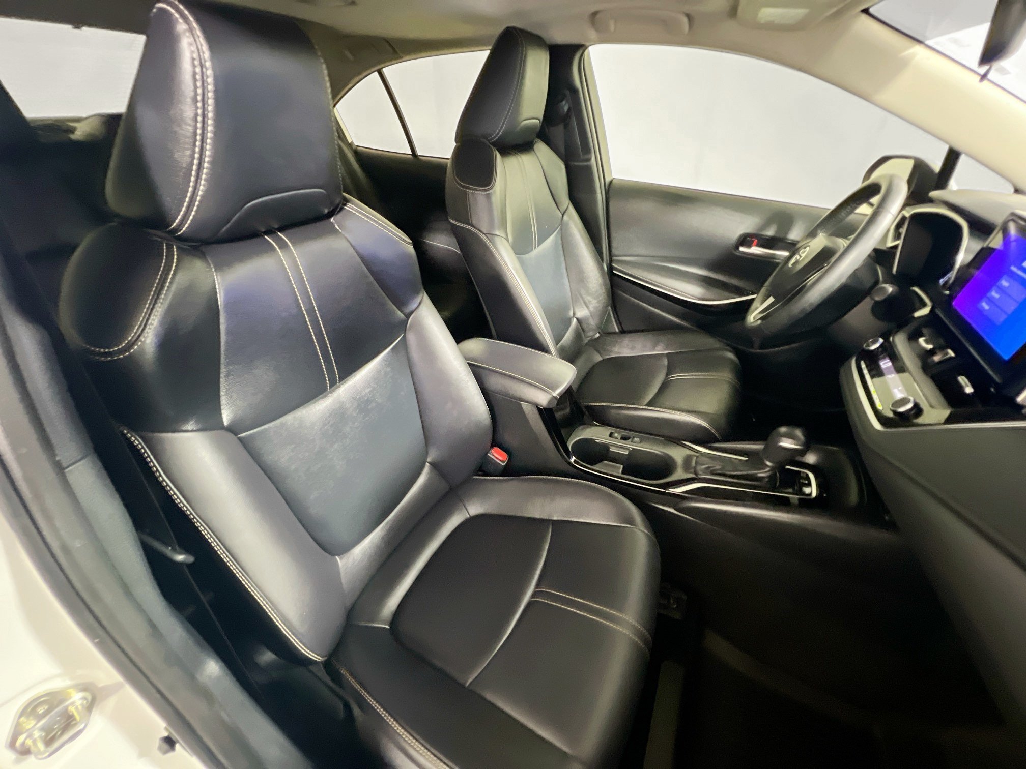 Used 2024 Toyota Corolla XLE FWD image 30