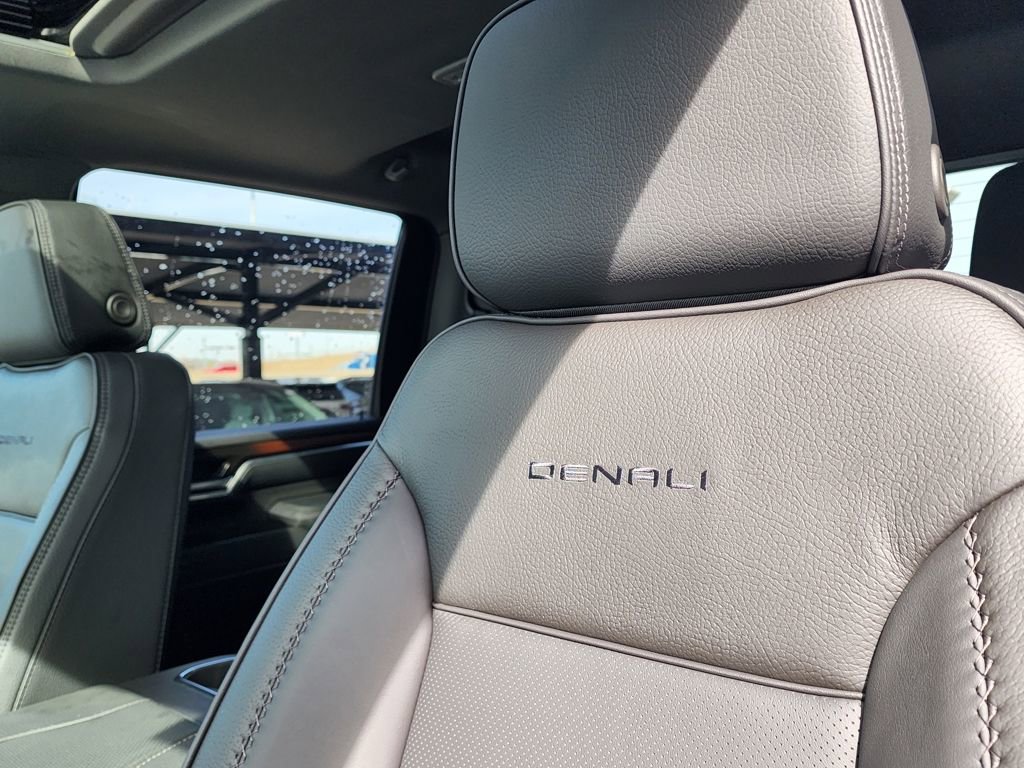 New 2026 GMC Sierra 3500 Denali w/ LPO, Black Badging Package image 20