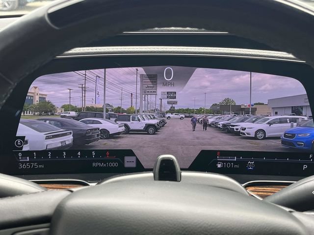 Used 2024 Cadillac Escalade ESV Premium Luxury AWD/4WD image 38