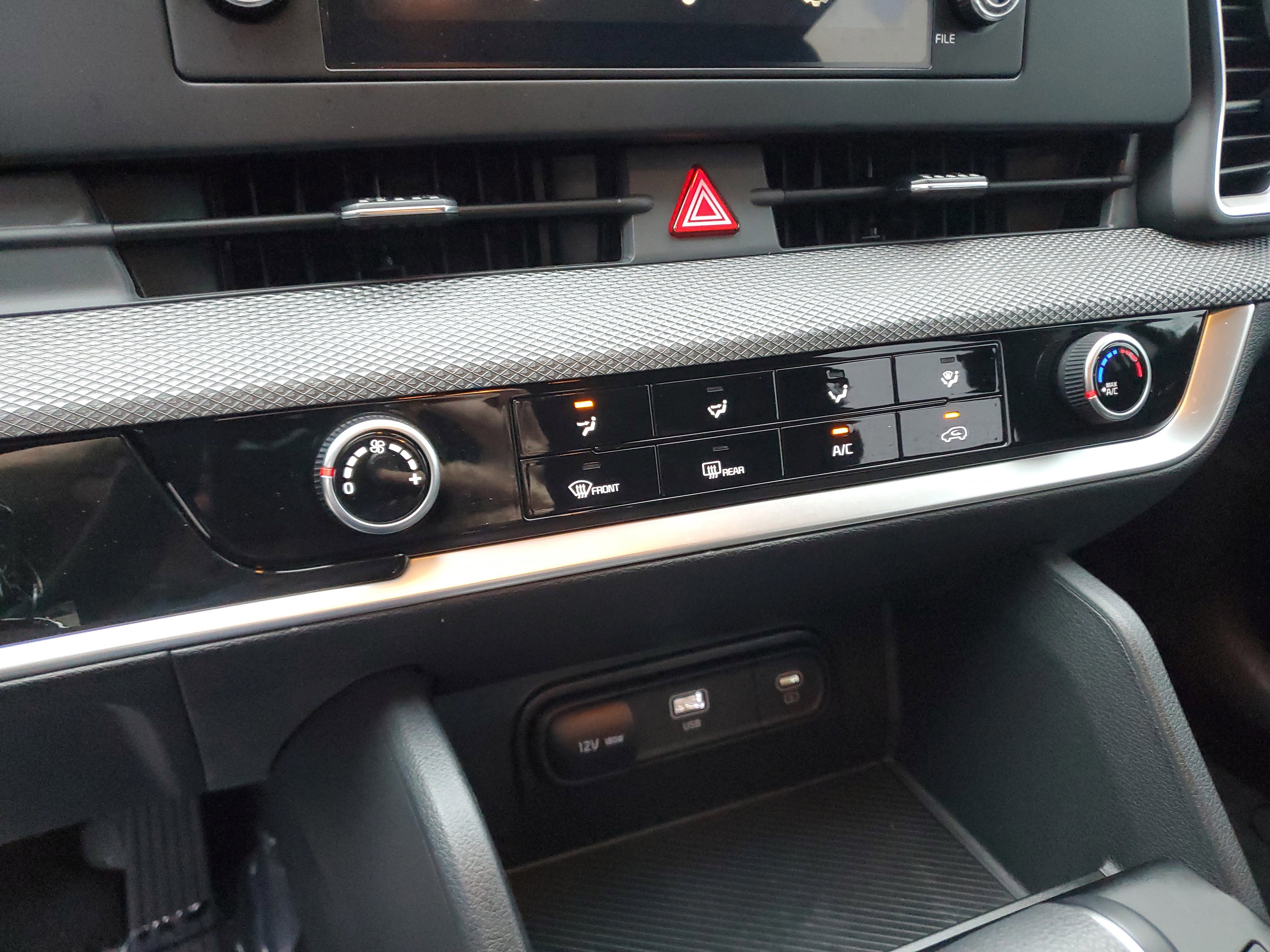 Certified 2025 Kia Sportage LX image 23