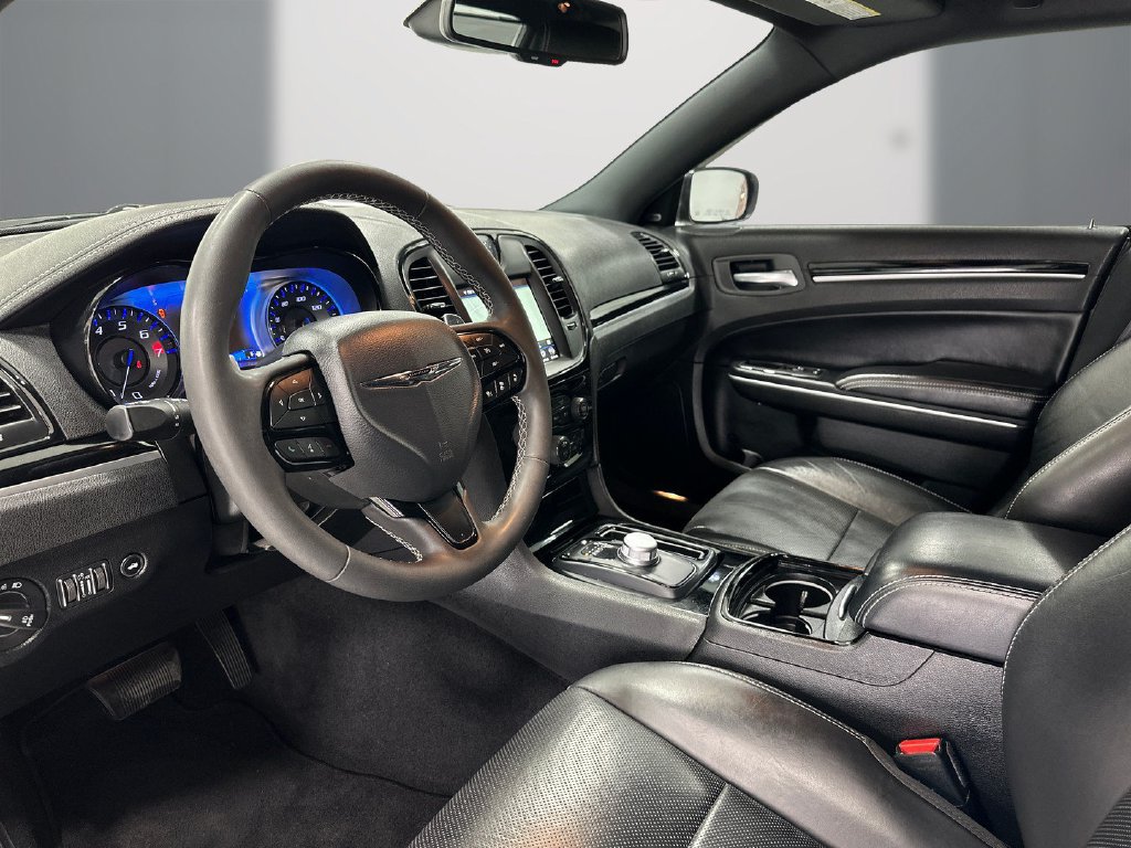 Used 2022 Chrysler 300 S w/ Comfort Group RWD image 13