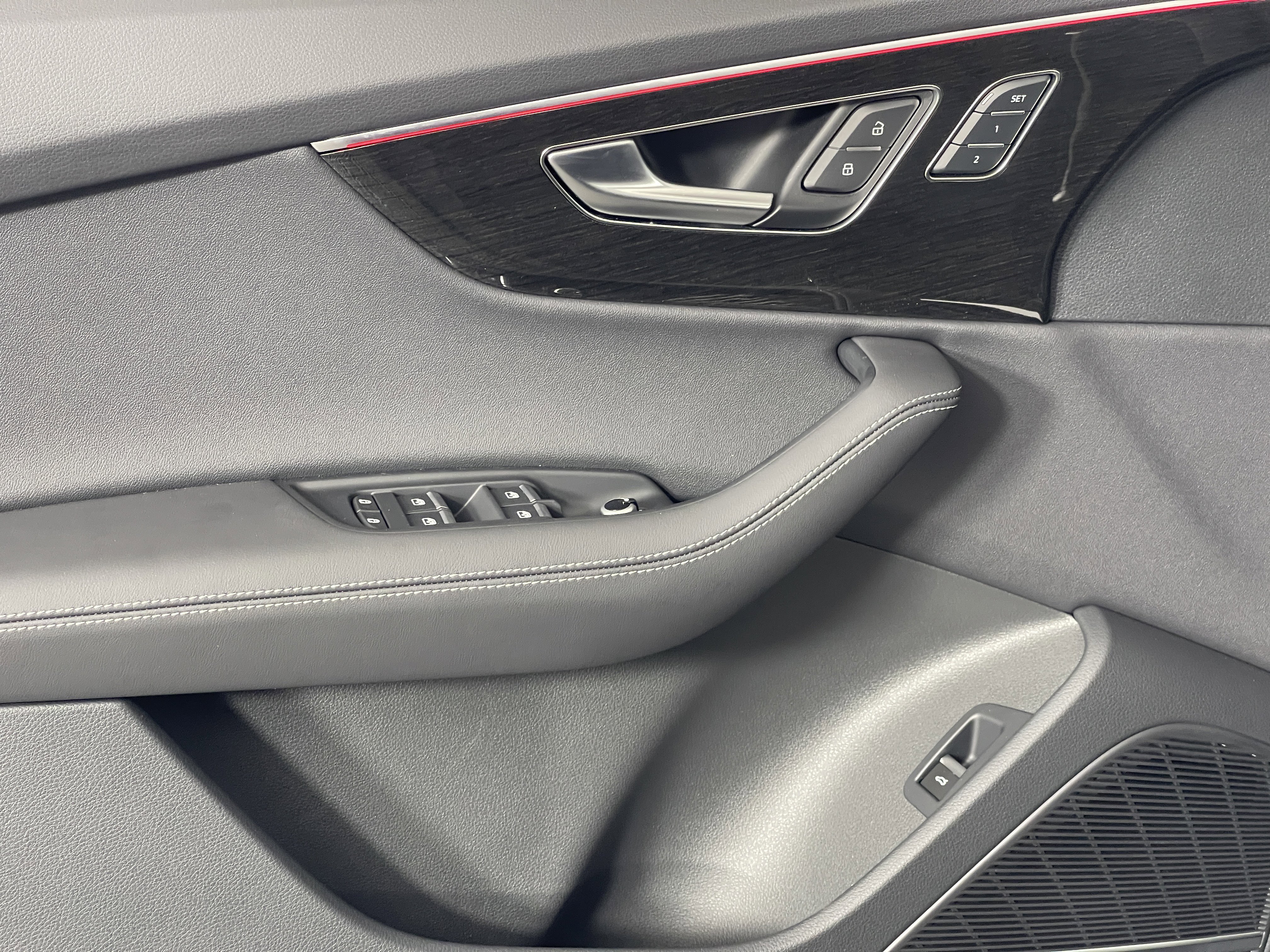 New 2025 Audi Q7 3.0T Prestige image 23