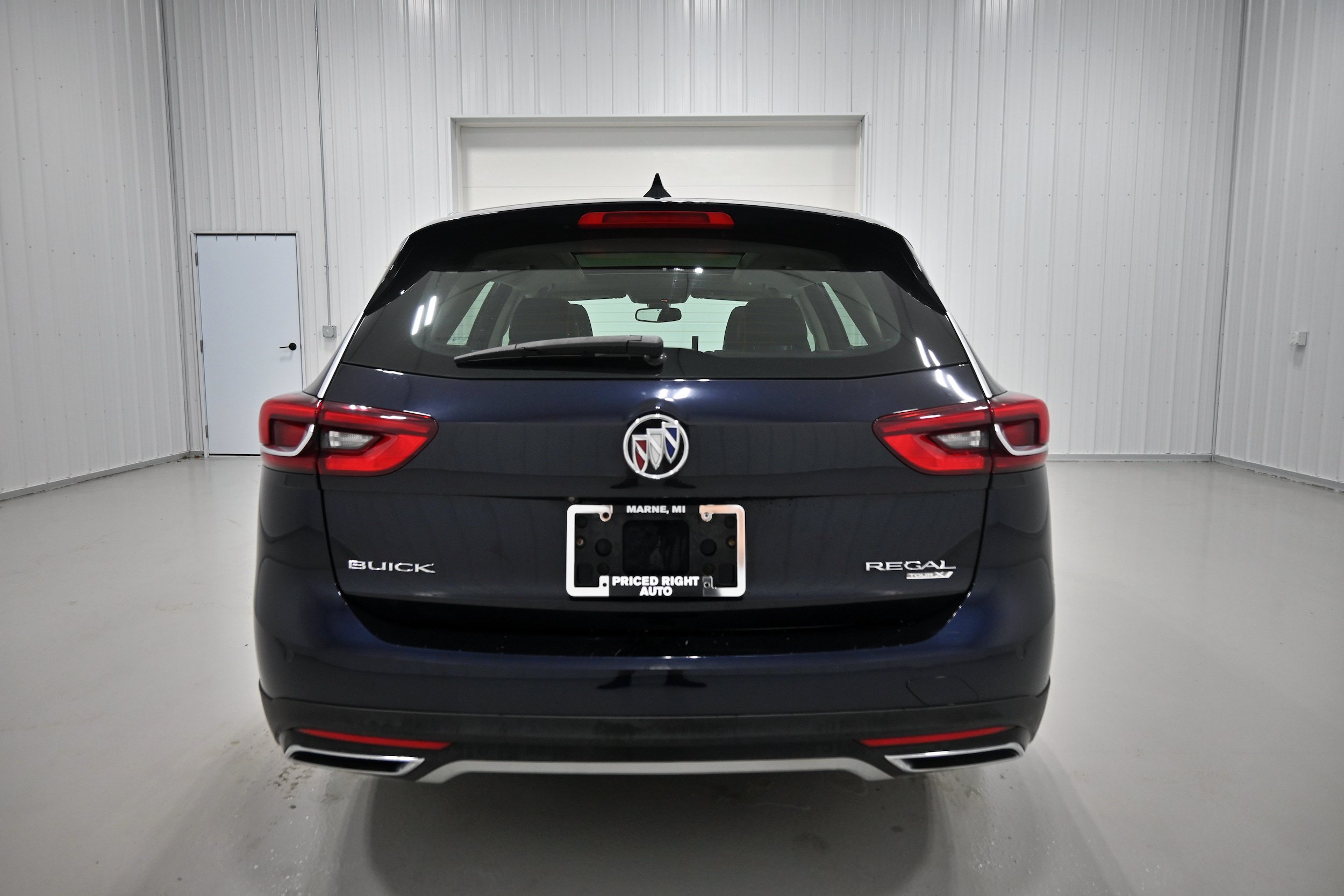Used 2018 Buick Regal Essence w/ Driver Confidence Package #1 AWD/4WD image 30