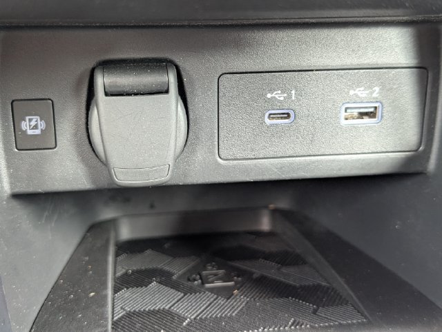 Used 2024 Nissan Versa SR w/ Trunk Package FWD image 21