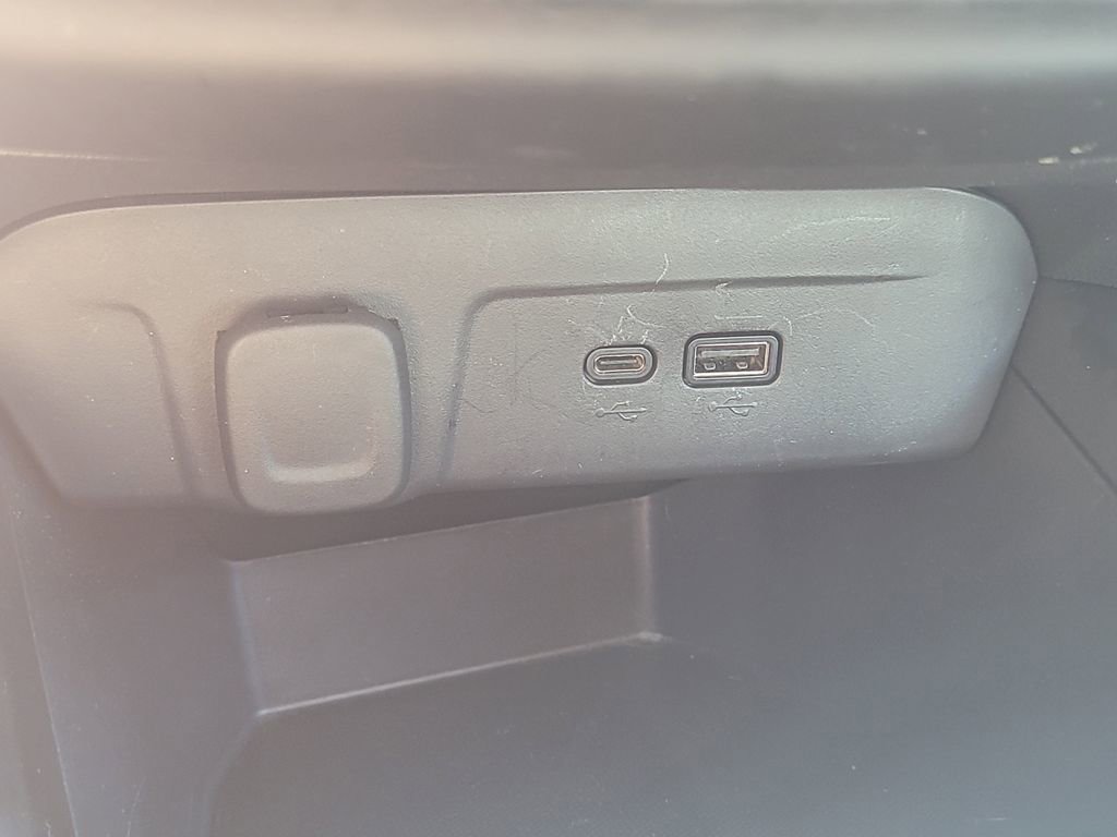 Used 2025 Chevrolet Trax LS image 20