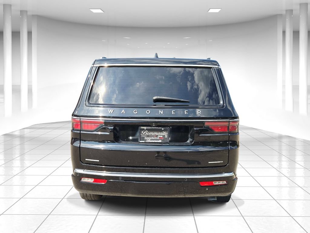 Certified 2023 Jeep Wagoneer Series III w/ Premium Group I AWD/4WD image 4