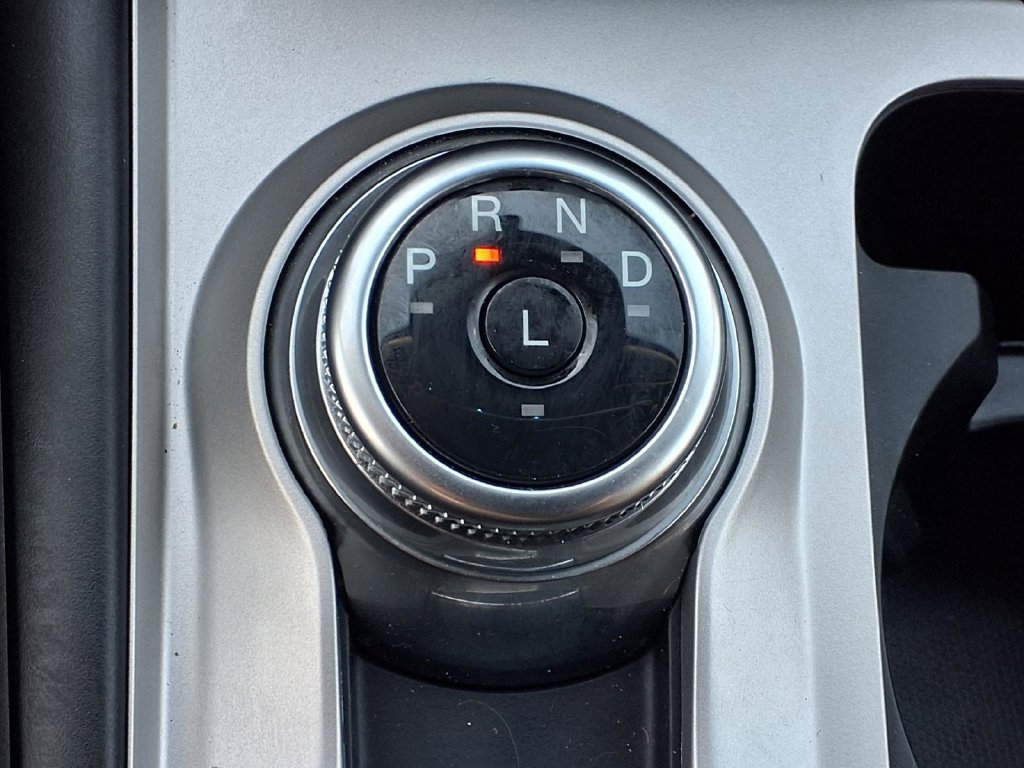 Used 2024 Ford Explorer XLT RWD image 10