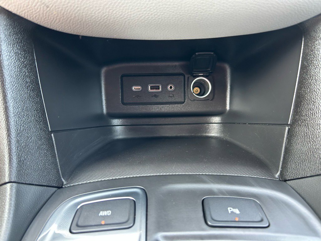 Used 2023 Chevrolet Equinox LT w/ Driver Convenience Package image 25