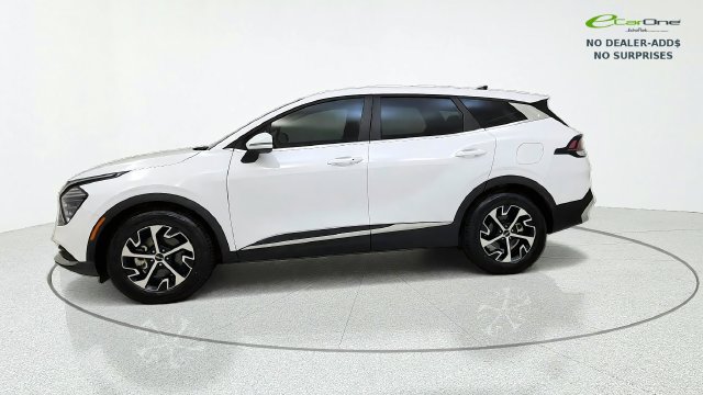 Used 2025 Kia Sportage EX FWD image 4