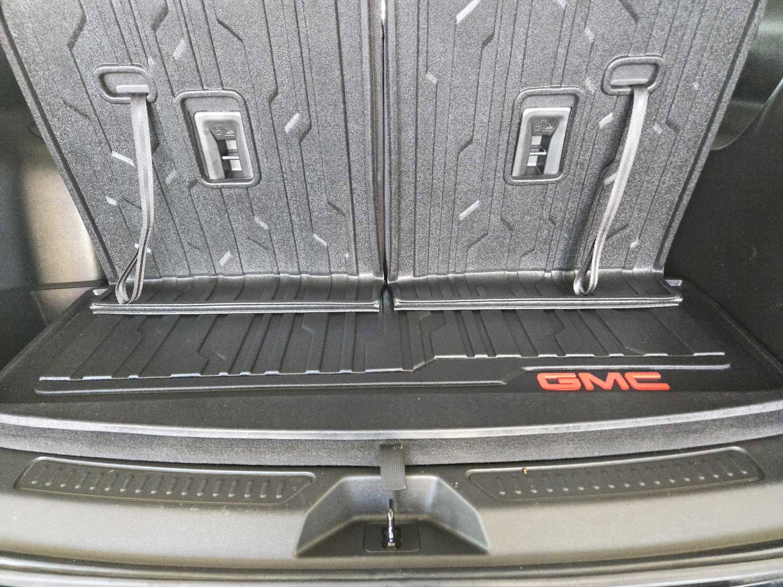 Used 2021 GMC Acadia Denali w/ Denali Technology Package image 33