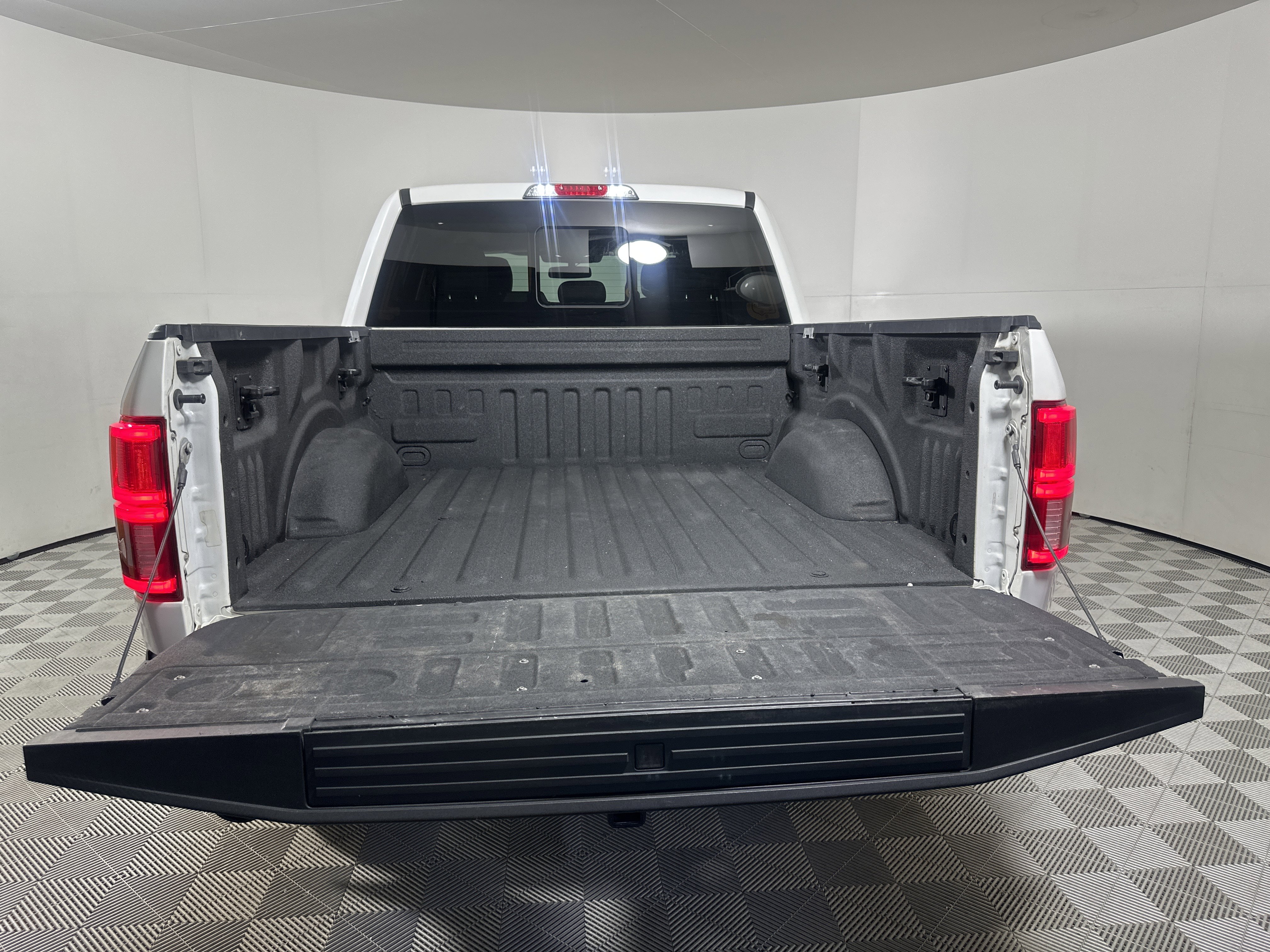 Used 2020 Ford F150 Limited w/ Trailer Tow Package AWD/4WD image 26
