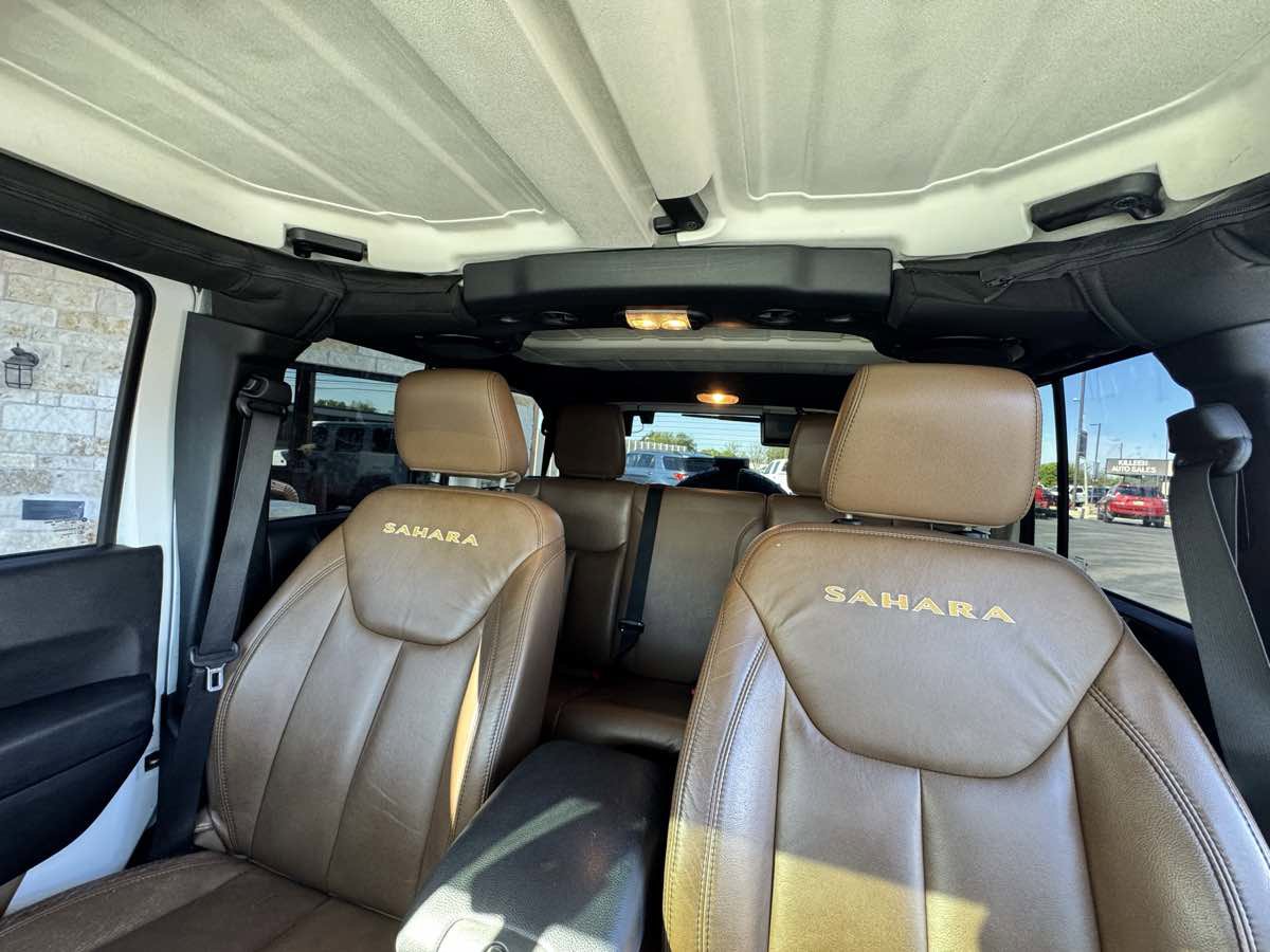 Used 2014 Jeep Wrangler Unlimited Sahara w/ Connectivity Group AWD/4WD image 11