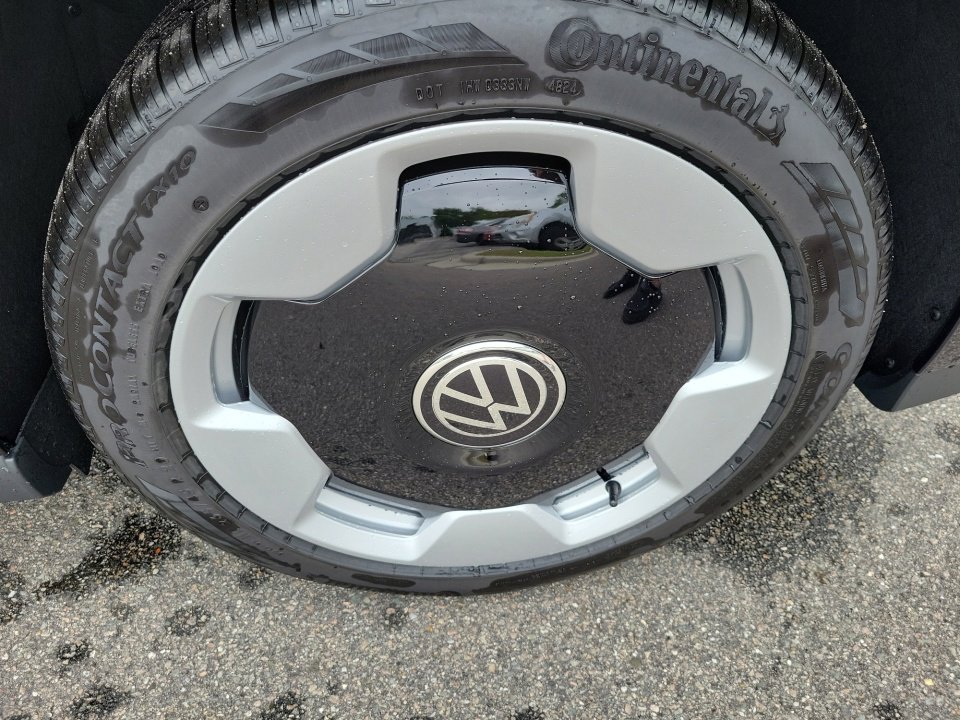 New 2025 Volkswagen ID. Buzz Pro S RWD image 27