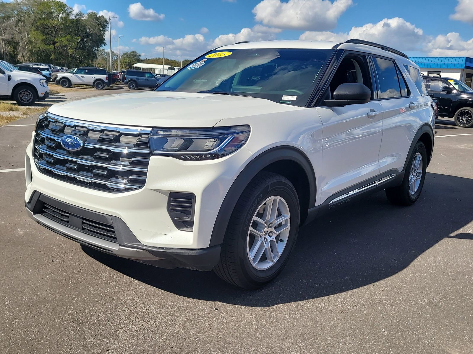 Certified 2025 Ford Explorer Active RWD image 2