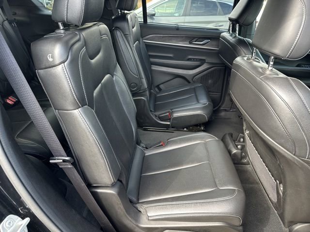 Certified 2024 Jeep Grand Cherokee L Limited w/ Luxury Tech Group II image 16