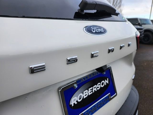 New 2025 Ford Escape SE FWD image 16
