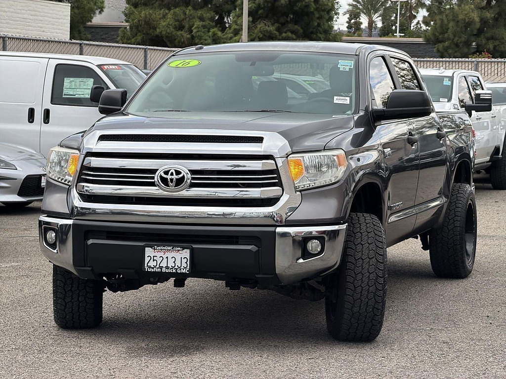 Used 2016 Toyota Tundra SR5 w/ SR5 Upgrade Package AWD/4WD image 3