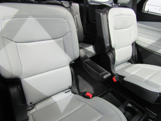 Used 2021 Ford Explorer XLT w/ Equipment Group 202A AWD/4WD image 4