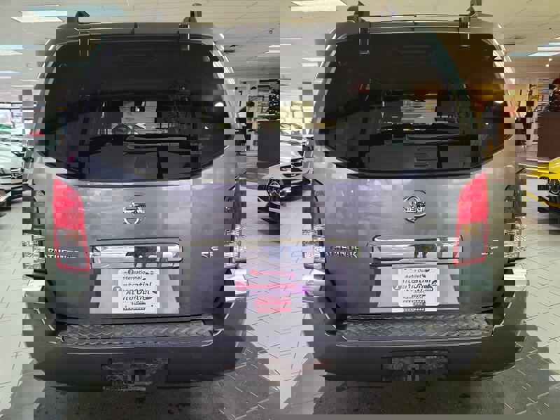 Used 2006 Nissan Pathfinder SE w/ (P01) Se Premium Pkg image 5