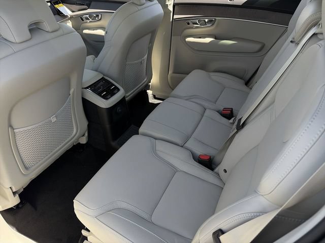 New 2026 Volvo XC90 T8 Ultra w/ Protection Package Premier AWD/4WD image 18