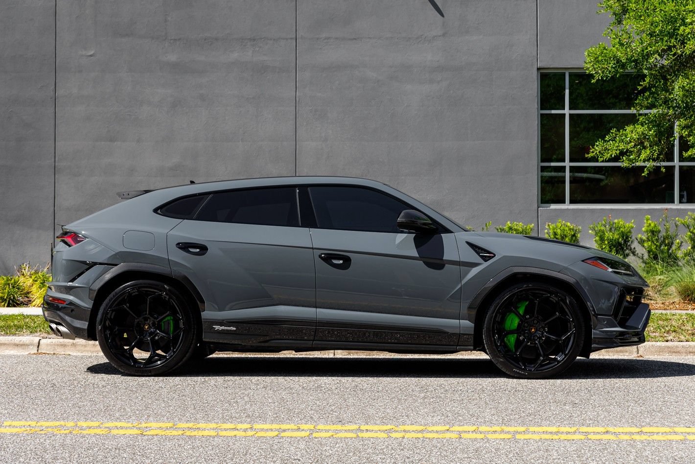 Used 2023 Lamborghini Urus Performante AWD/4WD image 10