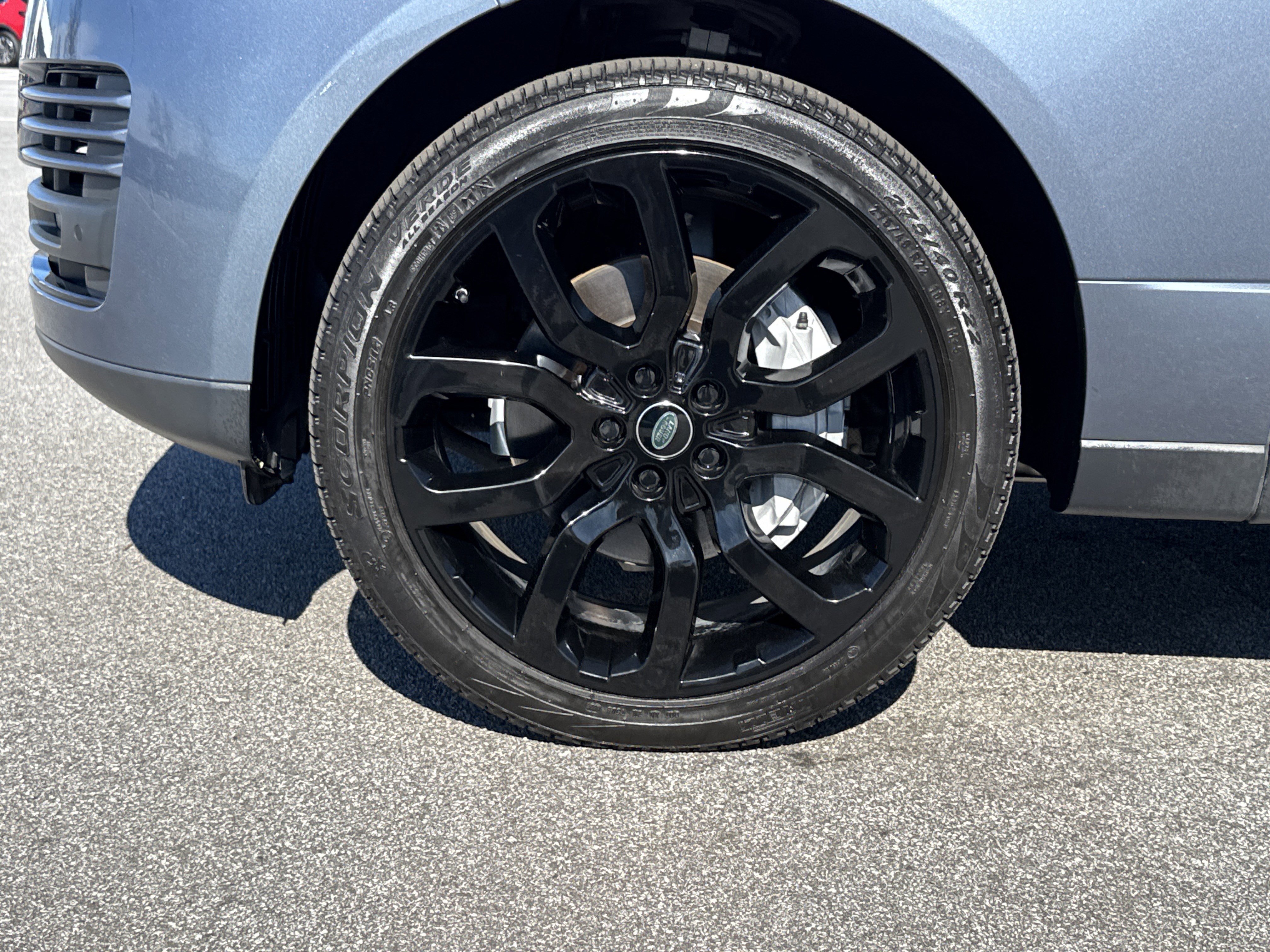 Used 2021 Land Rover Range Rover image 13