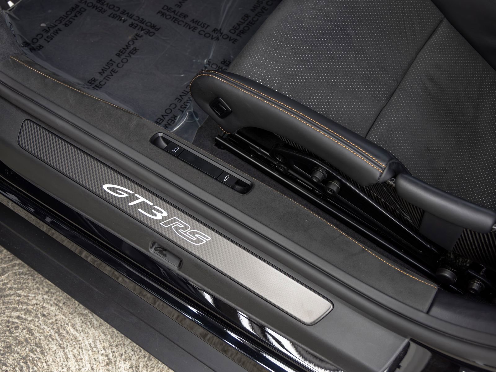 Certified 2025 Porsche 911 GT3 RS image 32