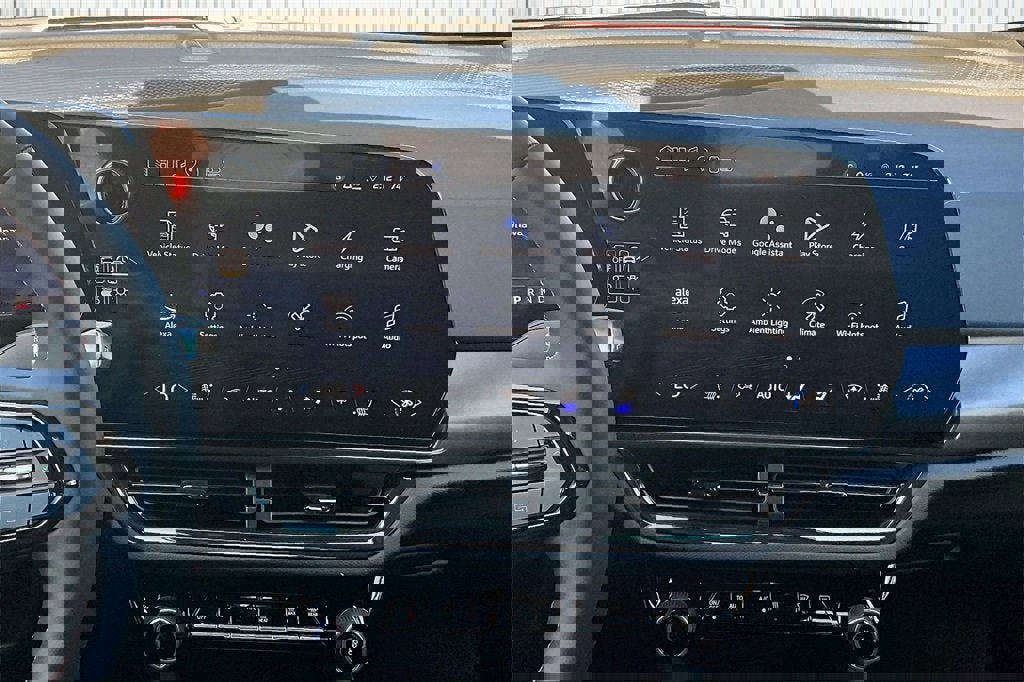 New 2025 Chevrolet Equinox EV RS image 4