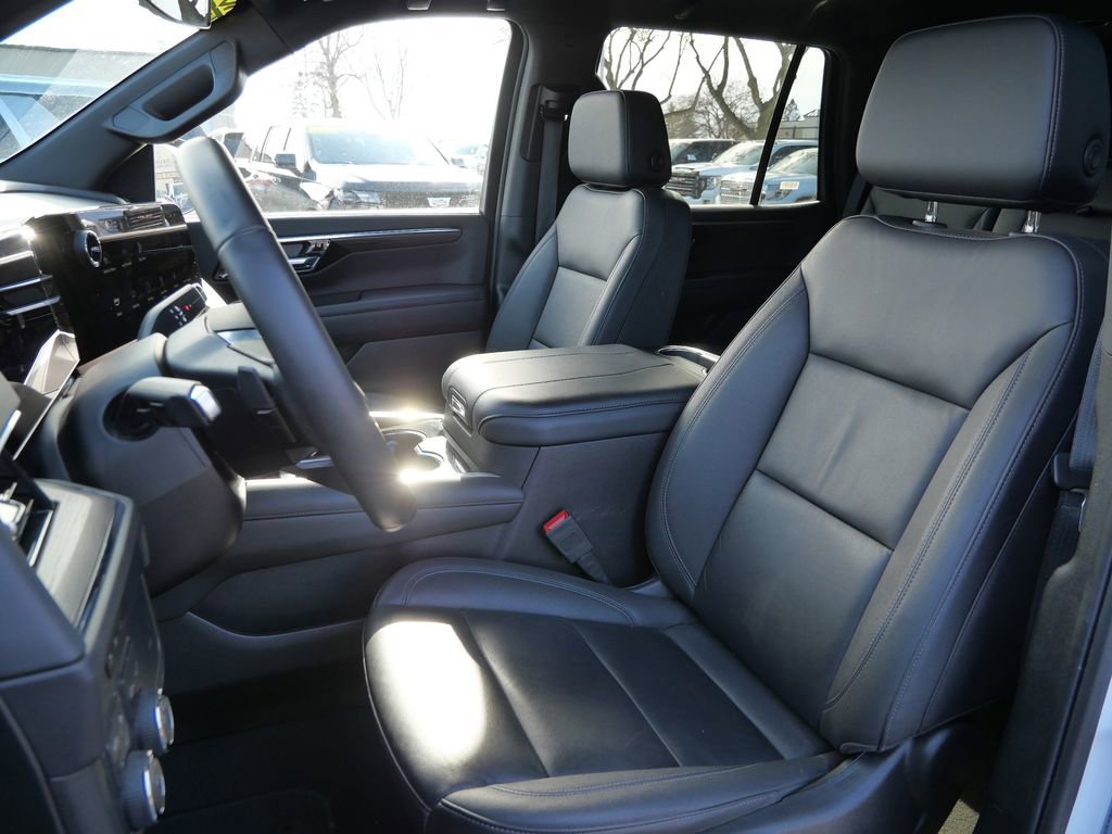 Used 2025 Chevrolet Tahoe LT image 31