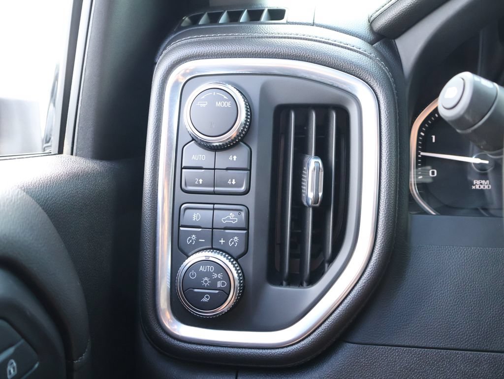 Used 2022 GMC Sierra 3500 Denali AWD/4WD image 30