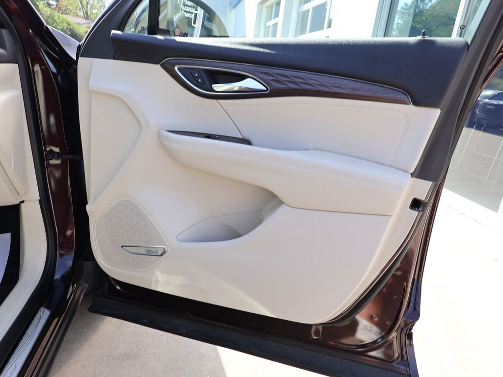 Used 2023 Buick Envision Avenir AWD/4WD image 35