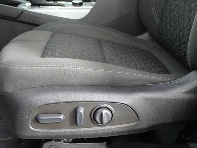Used 2022 Chevrolet Blazer LT FWD image 17