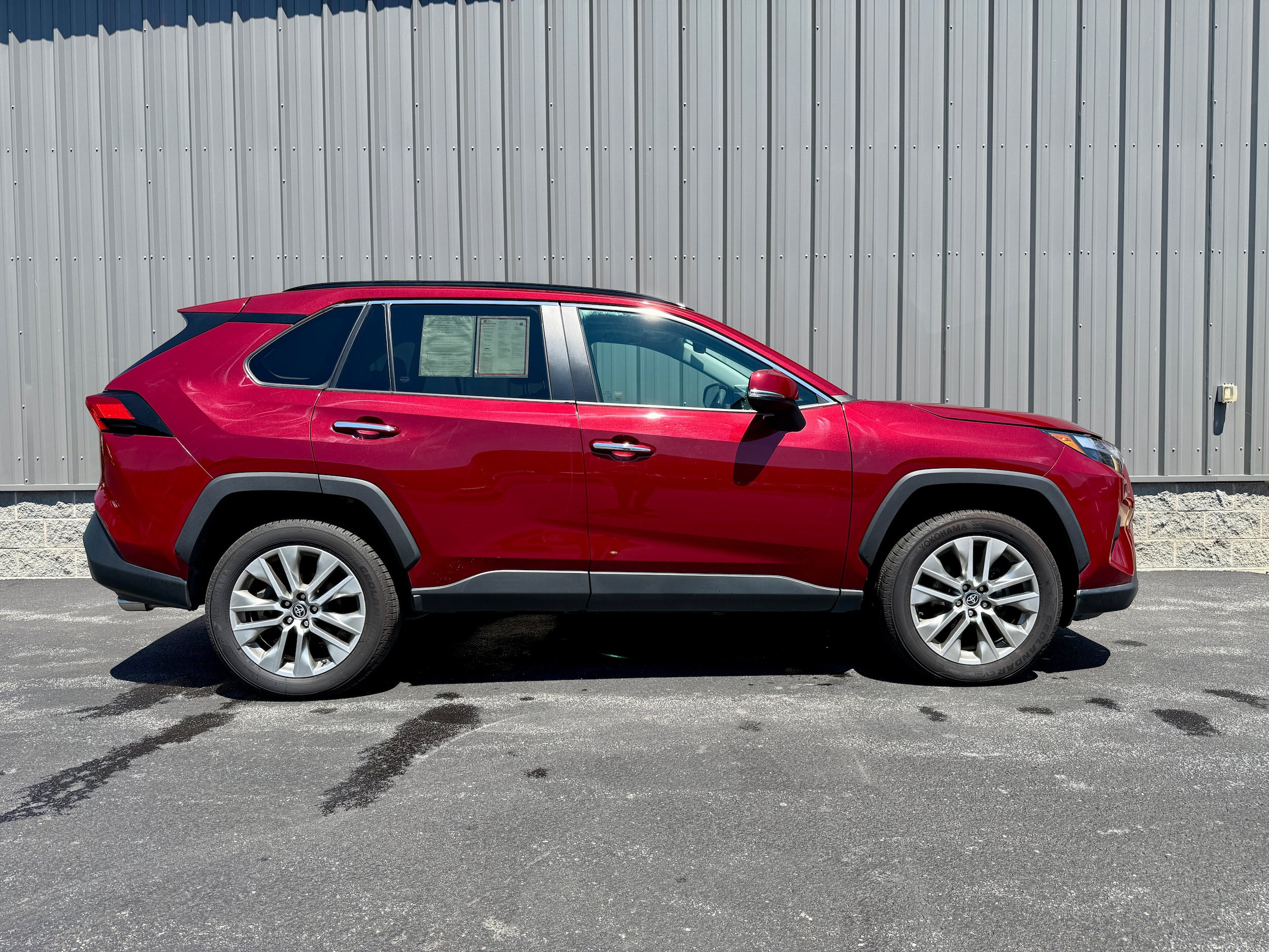 Certified 2022 Toyota RAV4 Limited w/ Limited Grade Weather Package AWD/4WD image 13