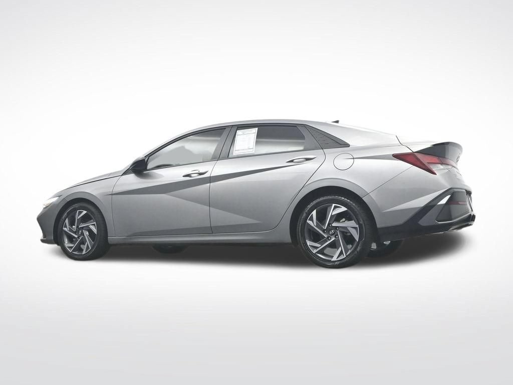 Used 2025 Hyundai Elantra Sport FWD image 45