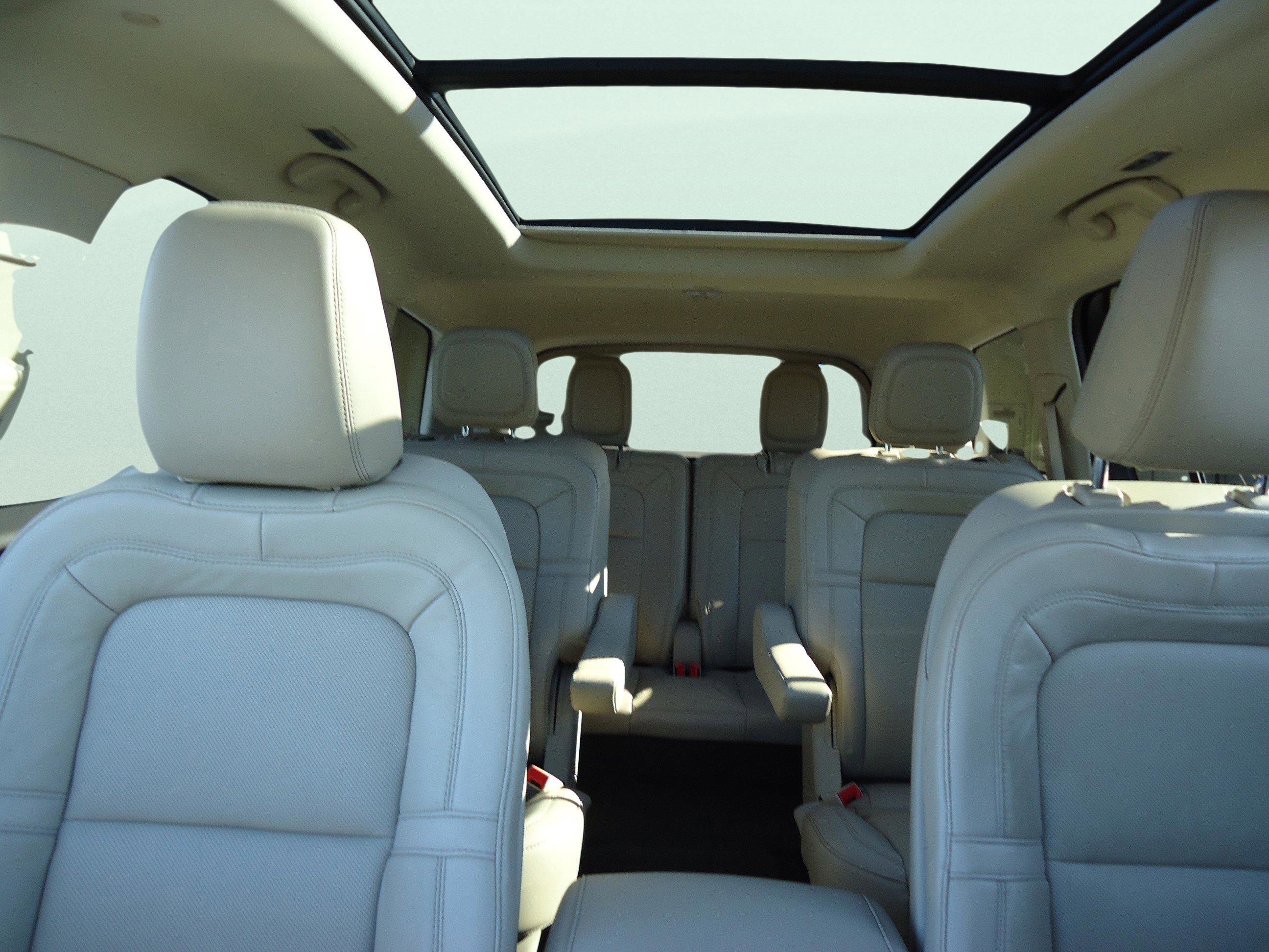 Used 2023 Lincoln Aviator Reserve w/ Class IV Trailer Tow Package image 32