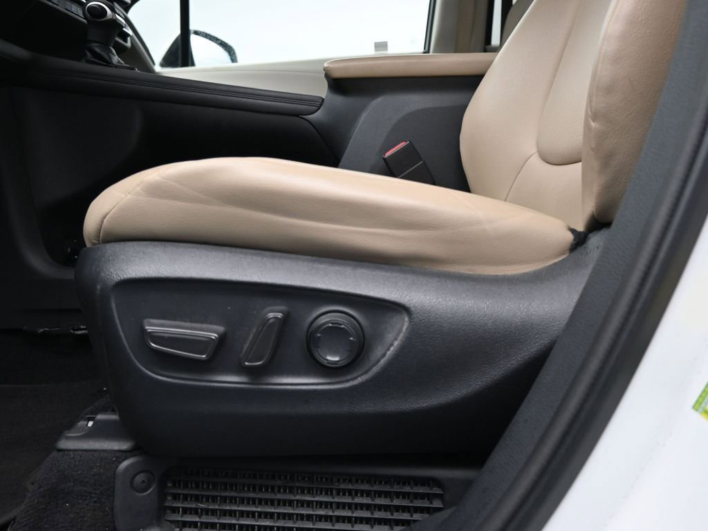 Used 2021 Toyota Sienna XLE image 24