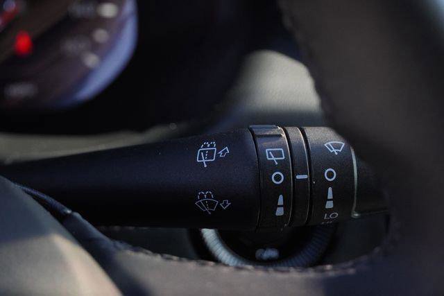 Certified 2023 Jeep Compass Limited image 32