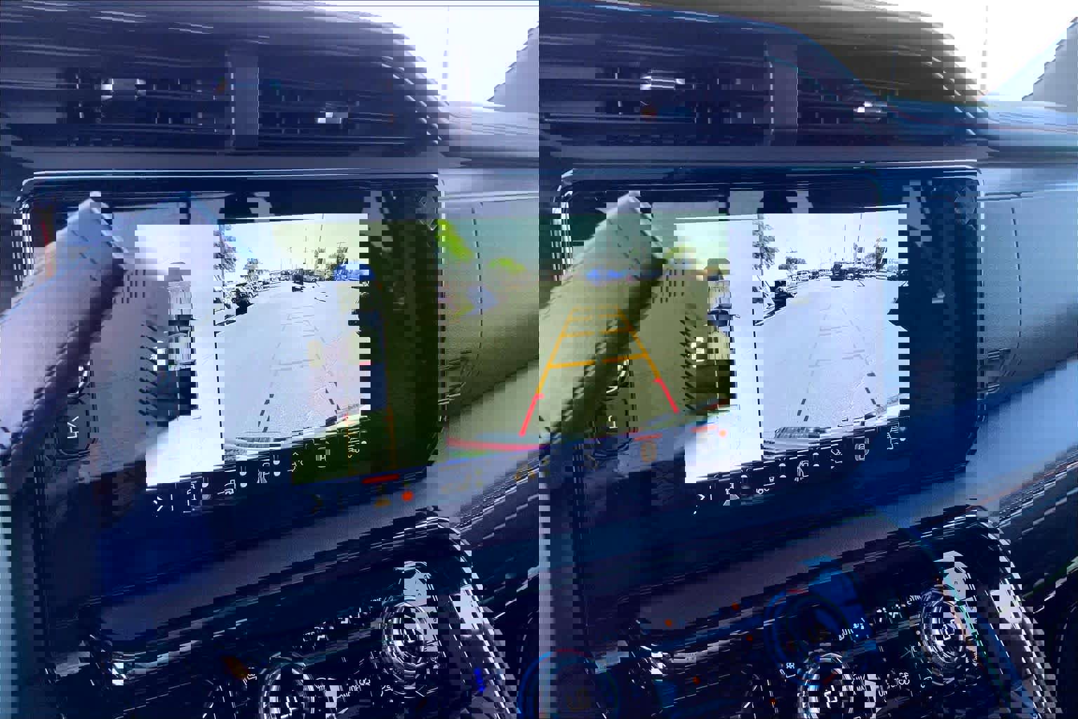 Used 2025 GMC Sierra 2500 AT4 w/ AT4 Premium Plus Package image 27