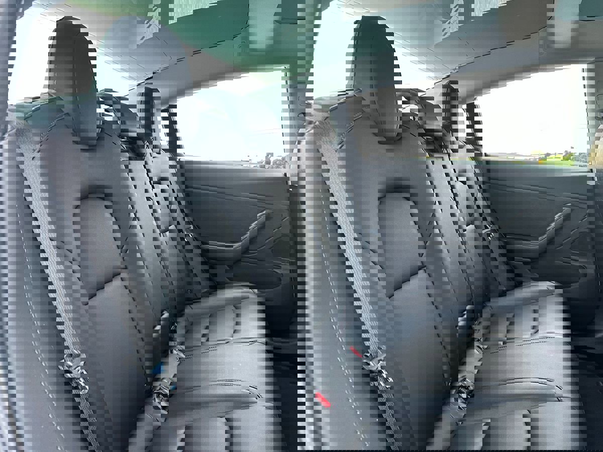 Used 2018 Tesla Model 3 Long Range image 34