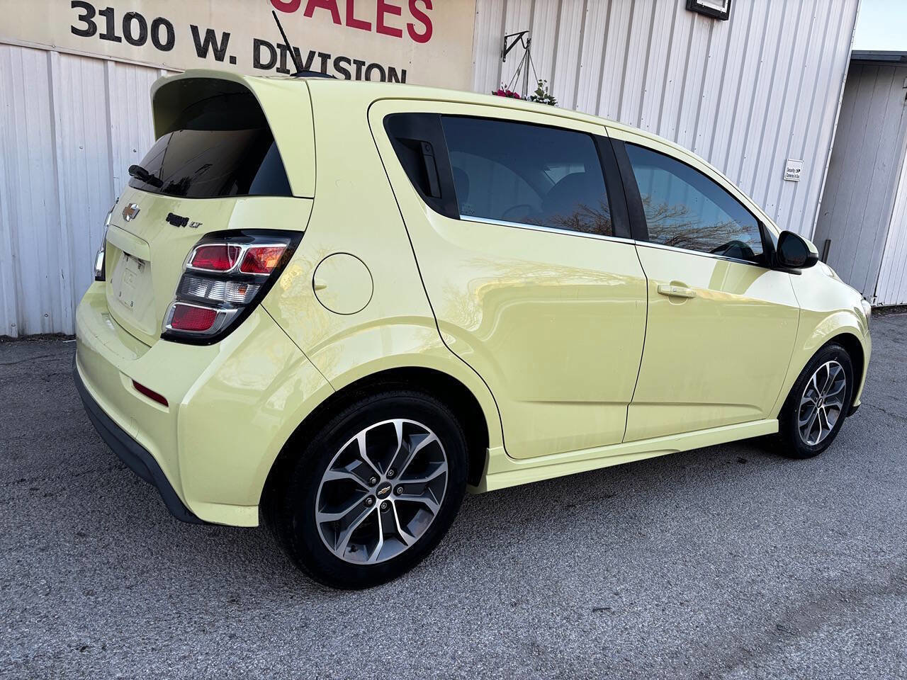 Used 2017 Chevrolet Sonic LT w/ Convenience Package image 3