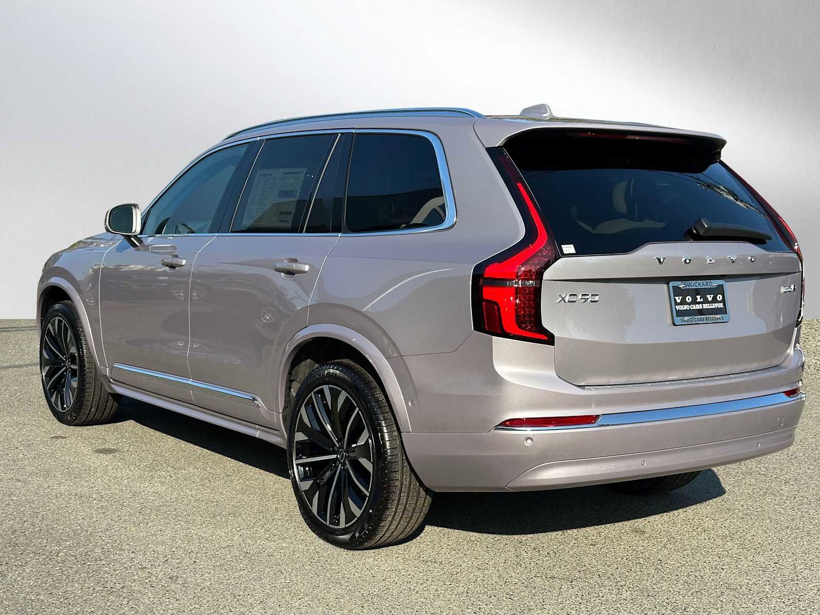 New 2026 Volvo XC90 B6 Plus w/ Protection Package Premier image 5