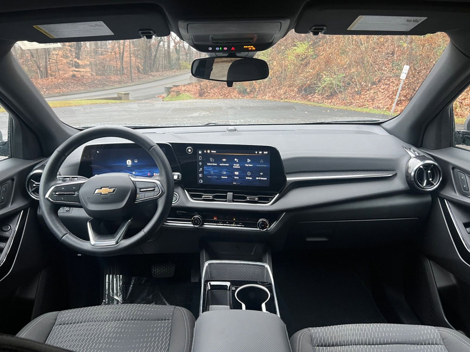 Used 2025 Chevrolet Equinox LT image 28