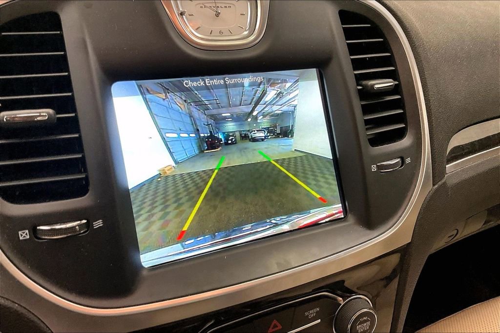 Used 2018 Chrysler 300 Limited w/ Light Group image 21