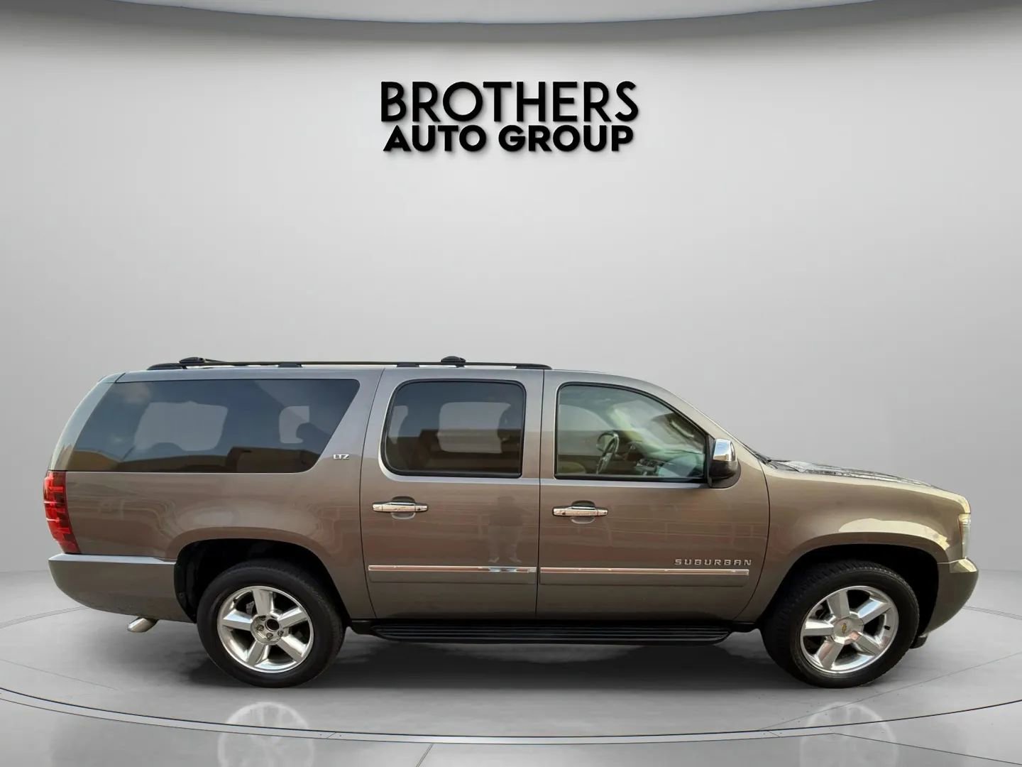 Used 2011 Chevrolet Suburban LTZ image 15