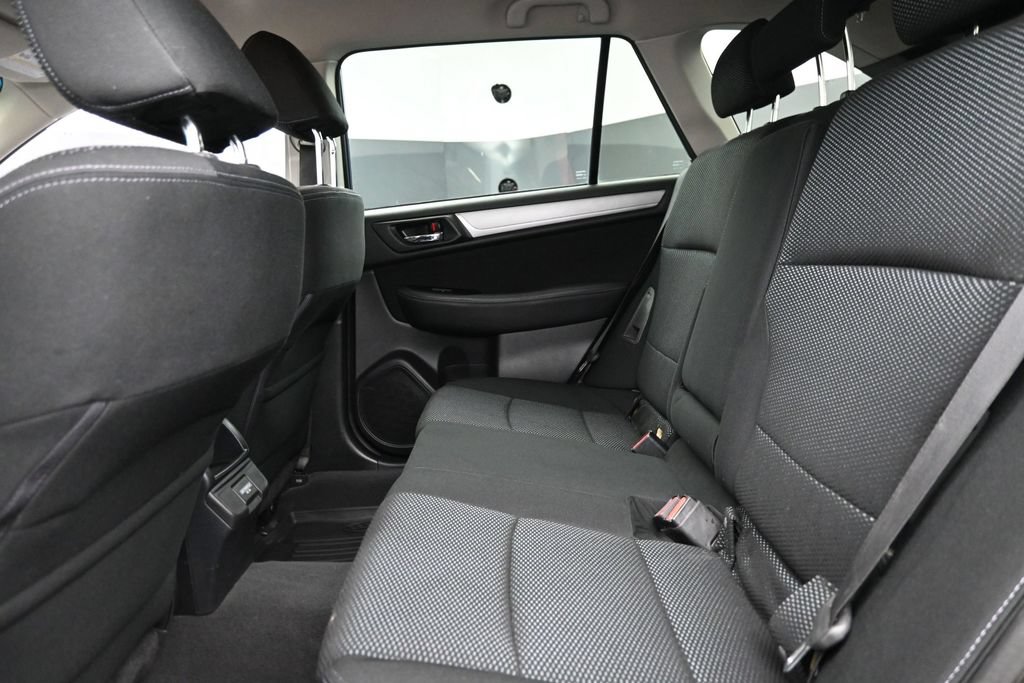Used 2018 Subaru Outback 2.5i Premium AWD/4WD image 12