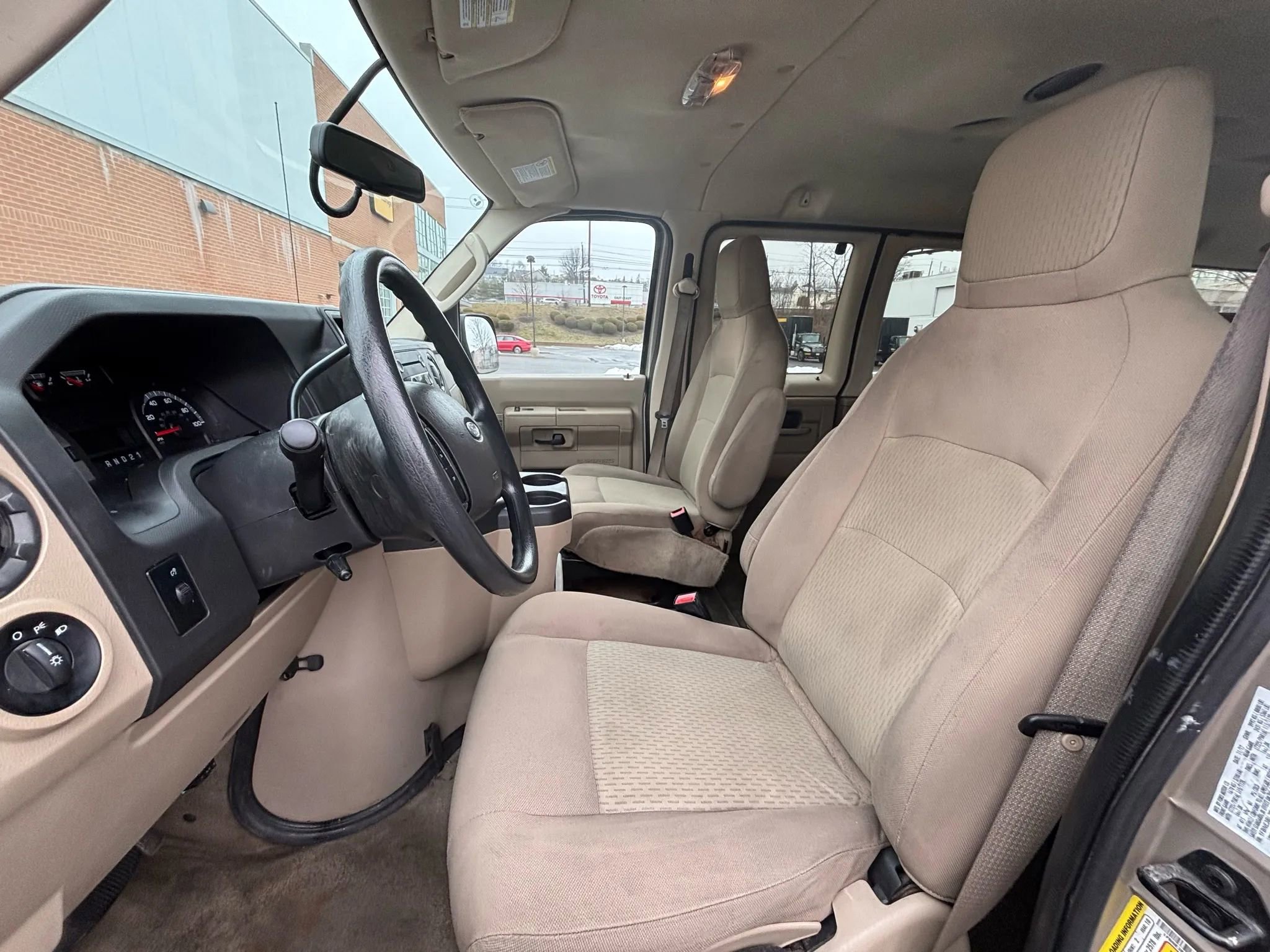 Used 2013 Ford E-350 and Econoline 350 XLT image 15