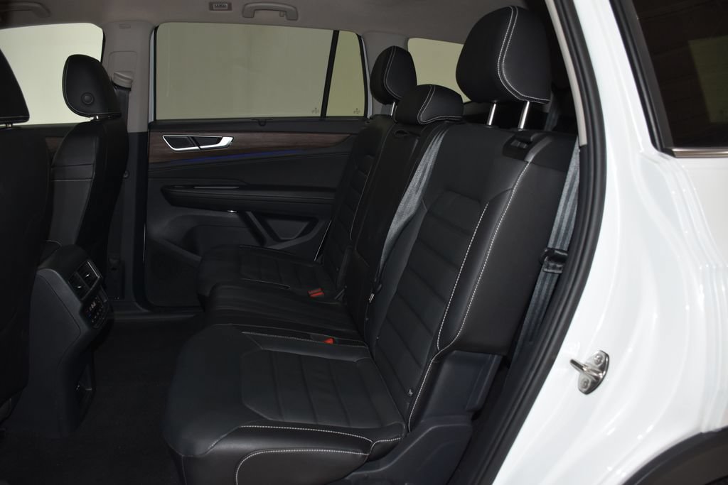 Used 2025 Volkswagen Atlas SEL AWD/4WD image 26