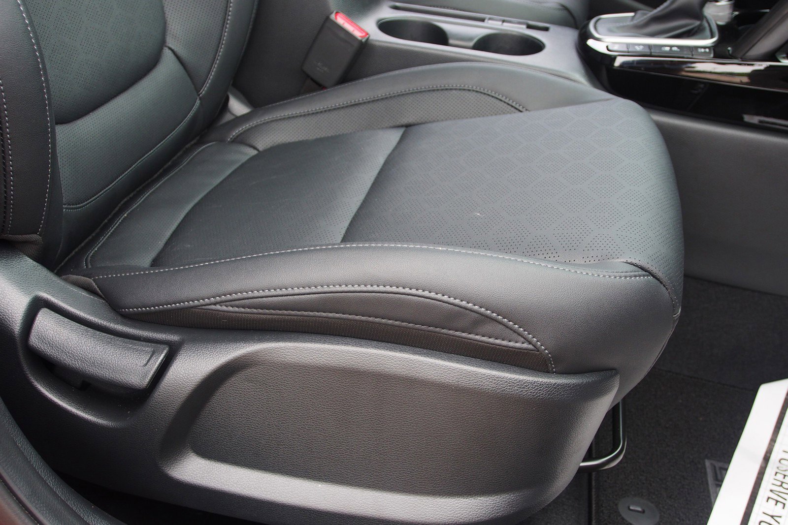 Used 2025 Kia Seltos SX w/ SX Sunroof Package image 12