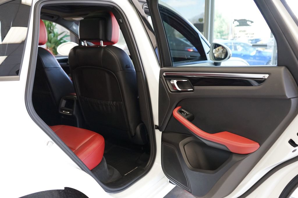 Used 2015 Porsche Macan S w/ Premium Package Plus image 53