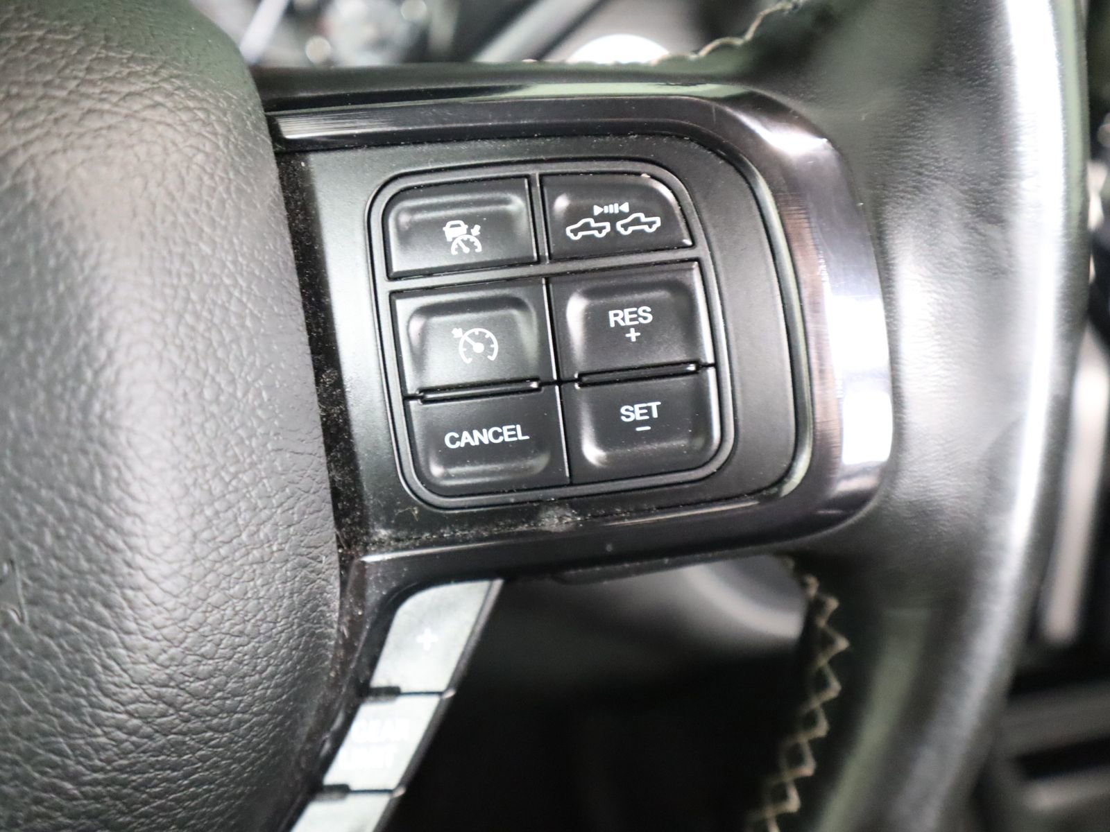 Used 2022 RAM 2500 Limited image 36